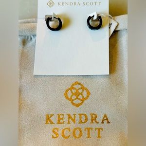 NWT Black Kendra Scott earrings